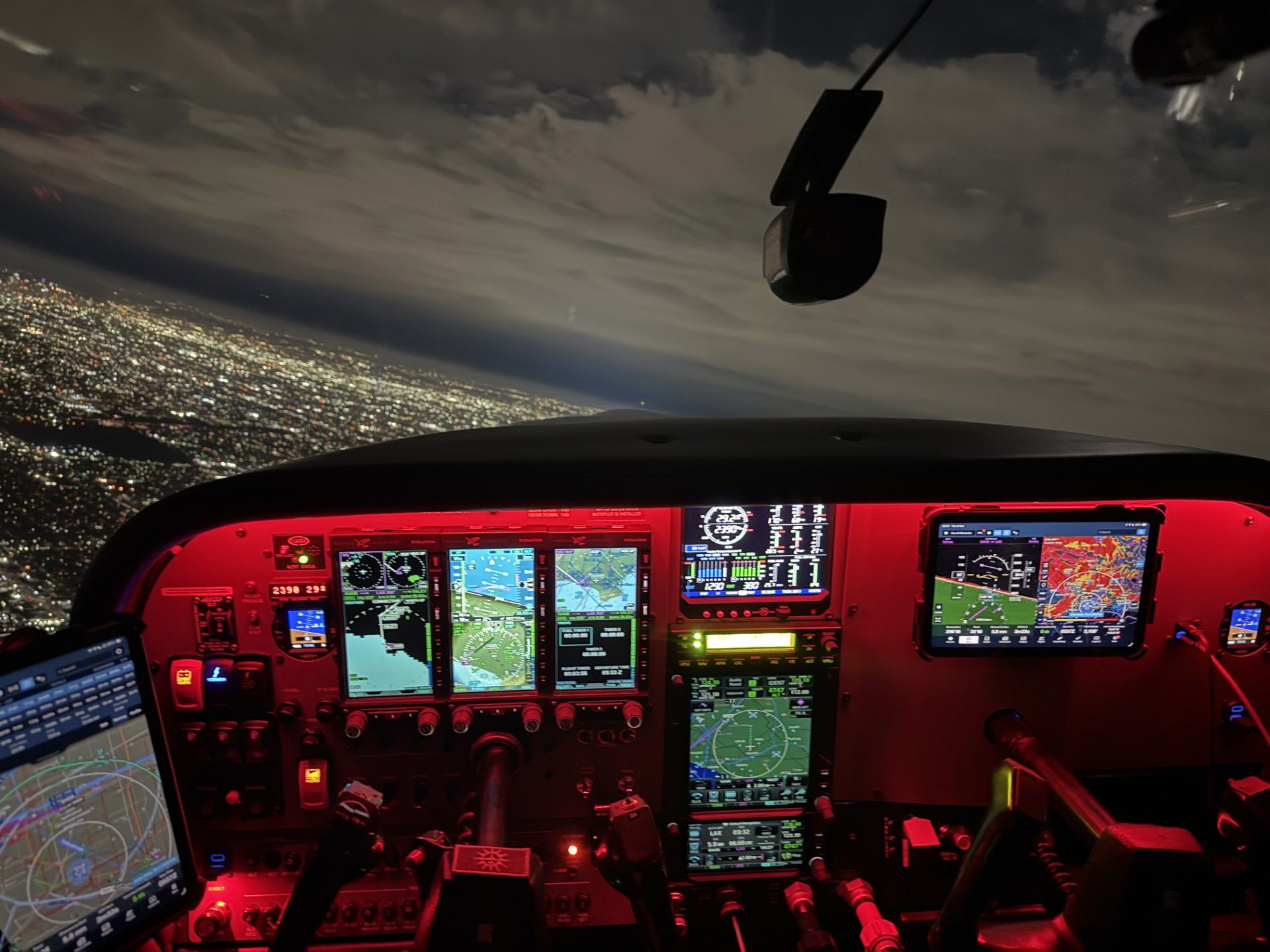 1920x1440 Aspen Avionics Digital Flight Display Systems
