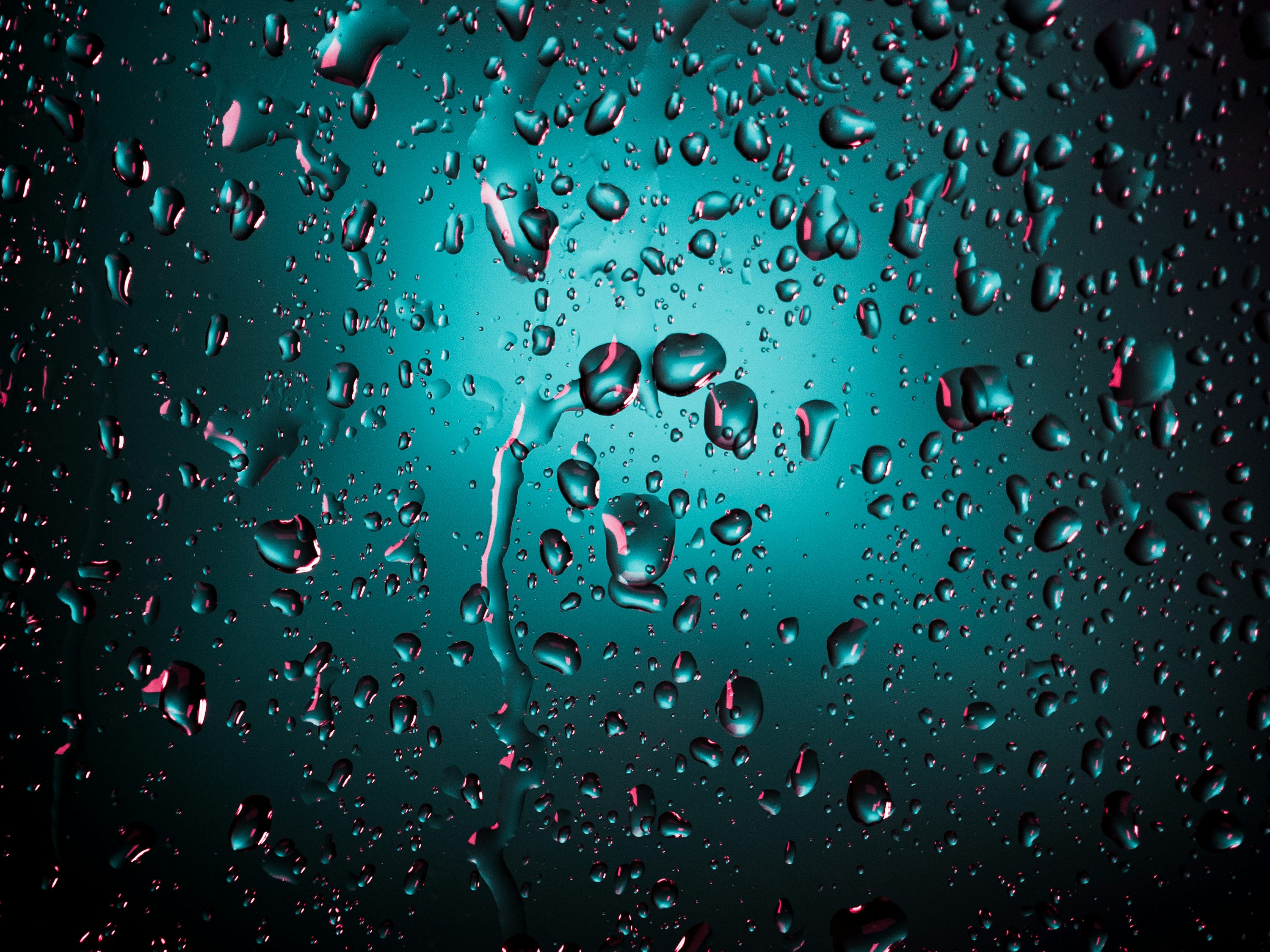 3000x2250 Water droplets on glass panel photo