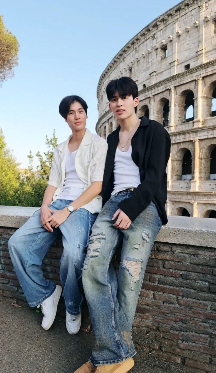 735x1269 Royalcore aesthetic. Pondphuwin aesthetic, Pond phuwin wallpaper, Pondphuwin with permpoon