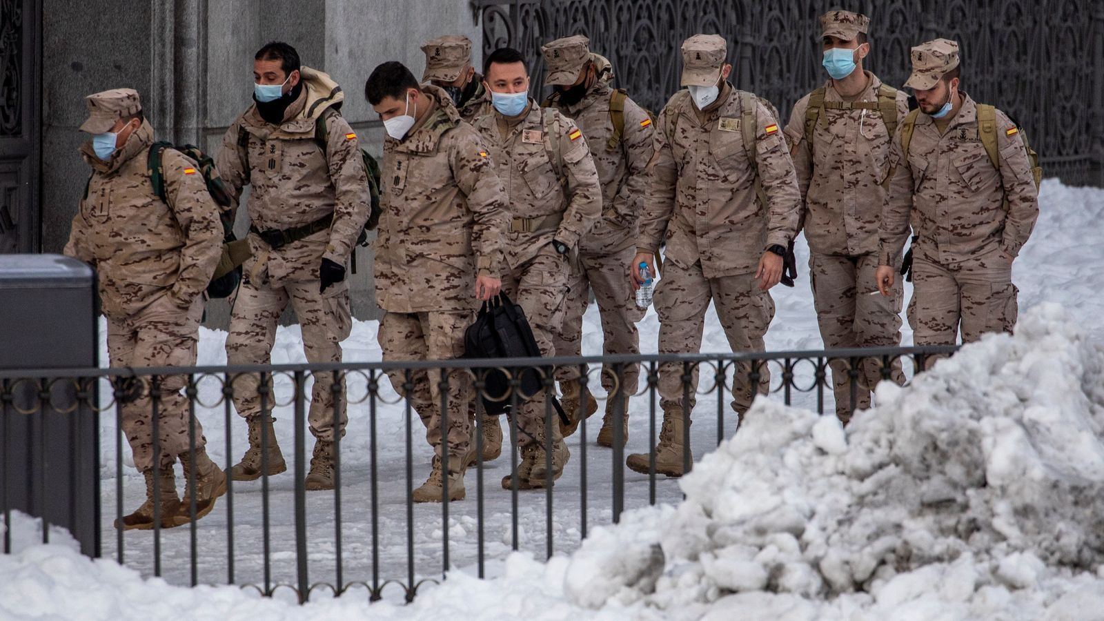 1600x900 Spain snowstorm: Military deployed to help clear roads in Madrid