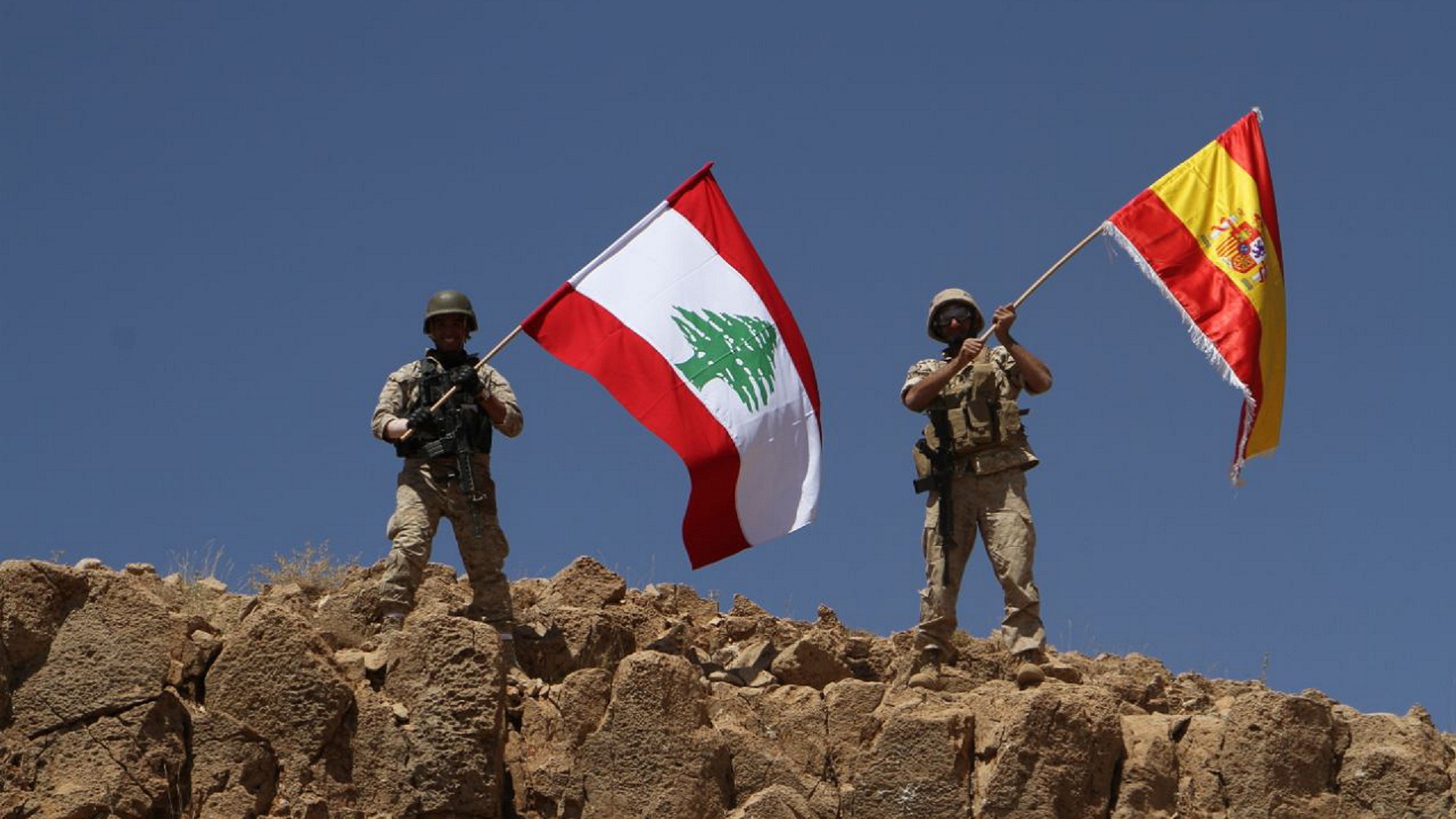 1920x1080 Lebanese army raises Spanish flag on recaptured IS position