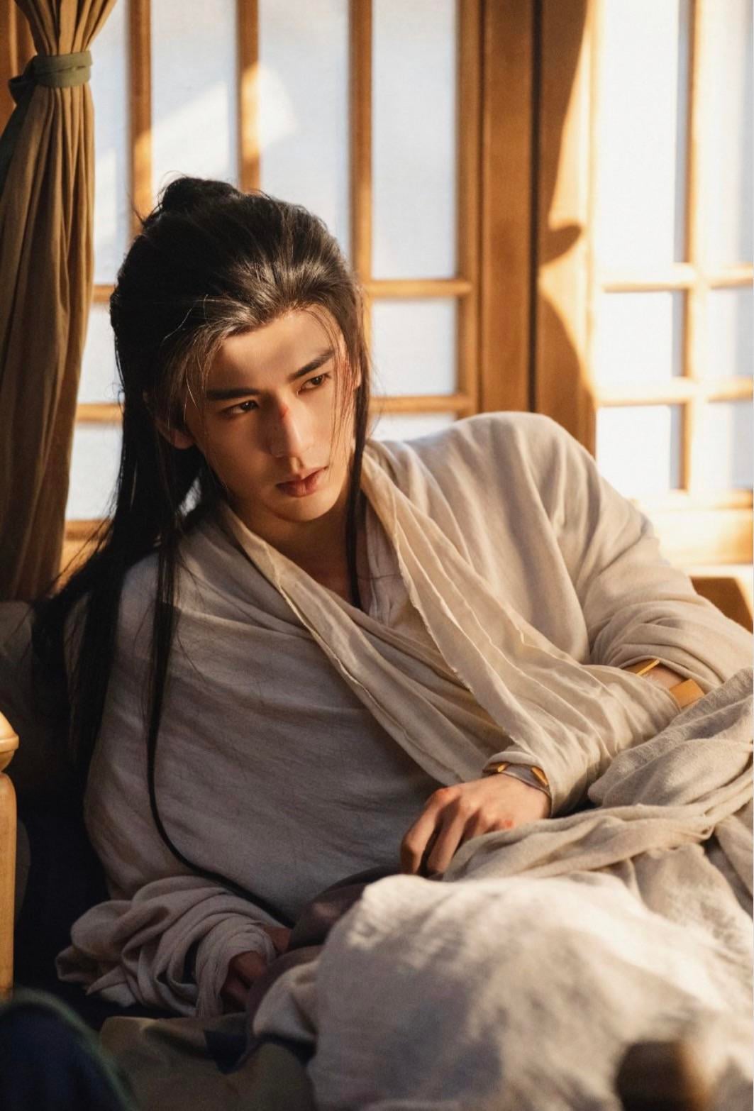 1063x1566 Netflix picked up the highly anticipated 'Pursuit of Jade', with Zhang Ling He and Tian Xi Wei