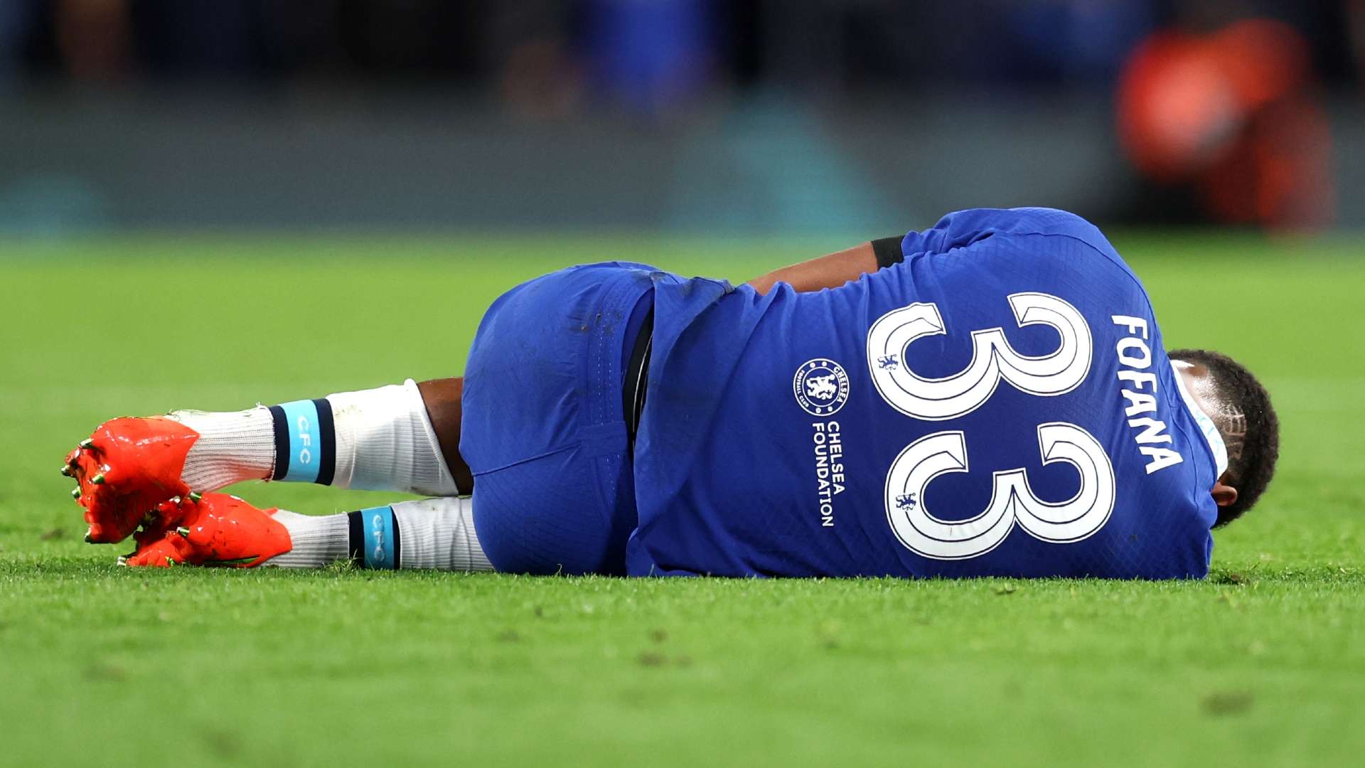1920x1080 Fofana vows to 'be back stronger' for Chelsea after suffering knee injury against AC Milan
