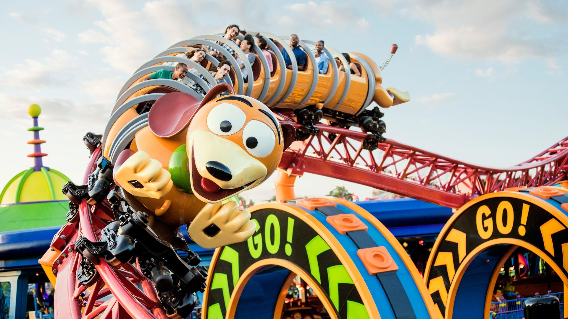 1920x1080 Slinky Dog Dash vs Space Mountain. WDWMAGIC Walt Disney World discussion forums