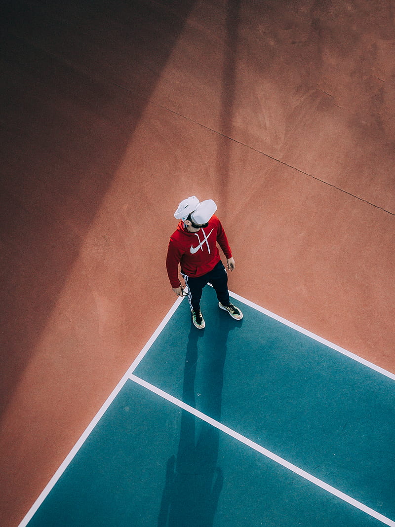 800x1068 Man standing on lawn tennis court, HD phone wallpaper