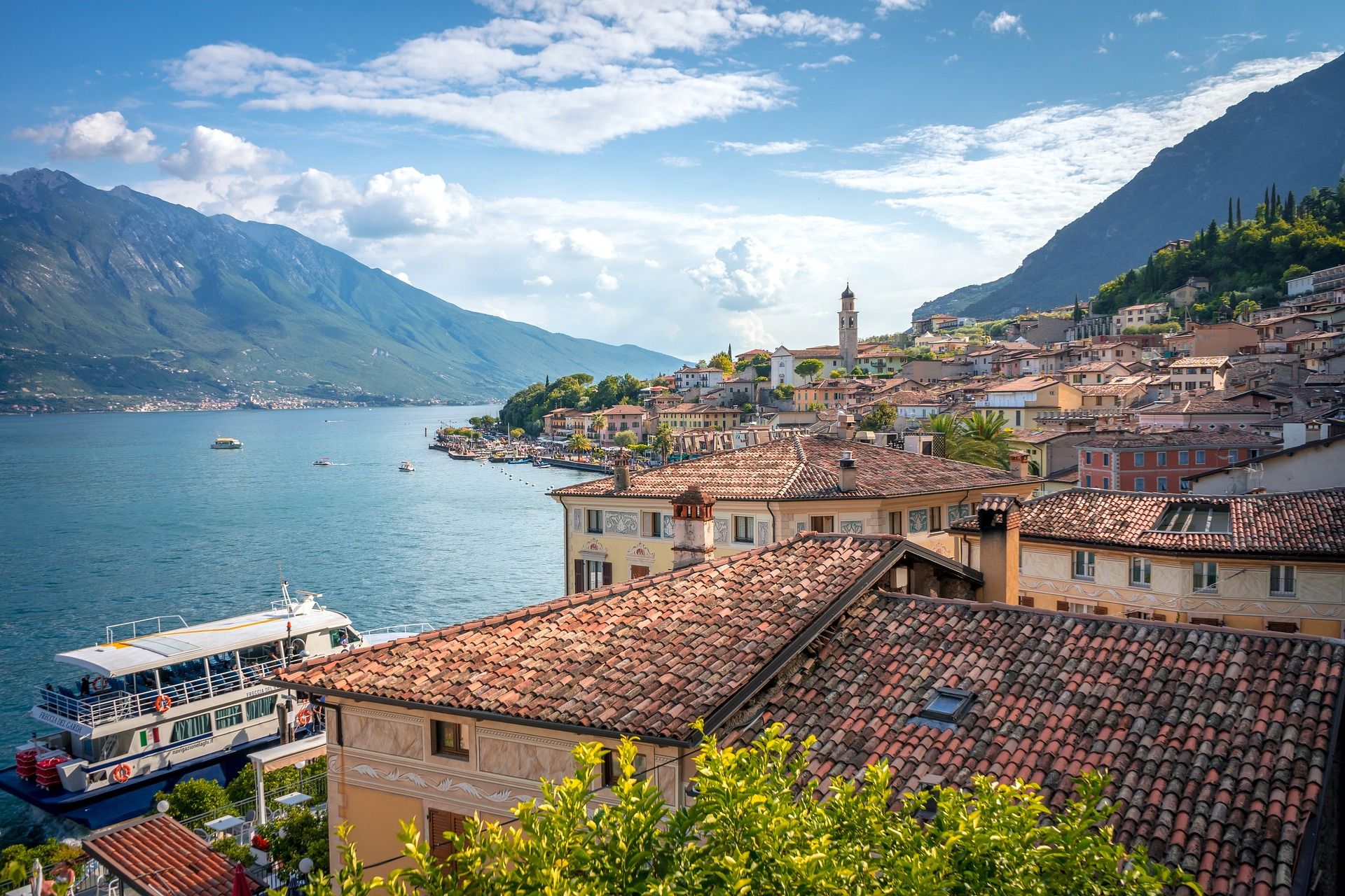 1920x1280 Incredible Photo of Lake Garda
