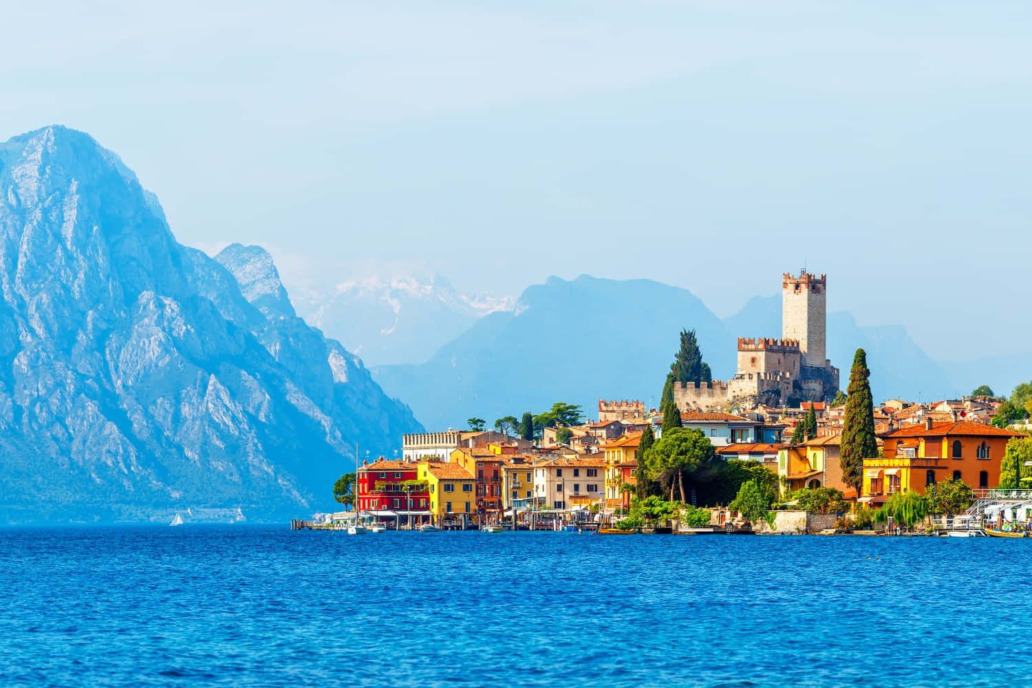 1500x1000 Download Colourful Town In Lago Di Garda Wallpaper