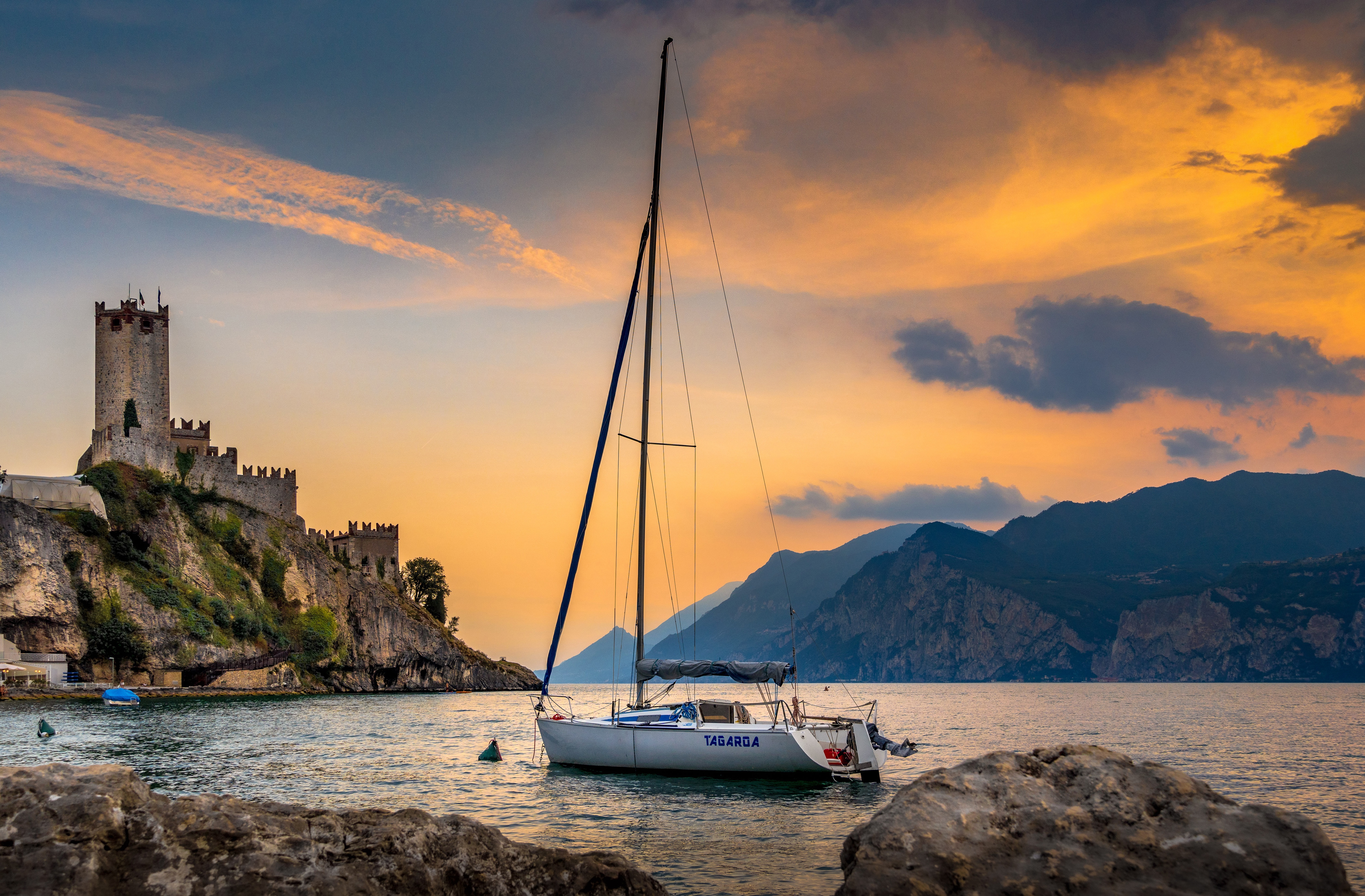 5100x3350 Wallpaper sunset, mountains, lake, castle, yacht, Alps, Italy, fortress for mobile and desktop, section пейзажи, resolution 5100x3350