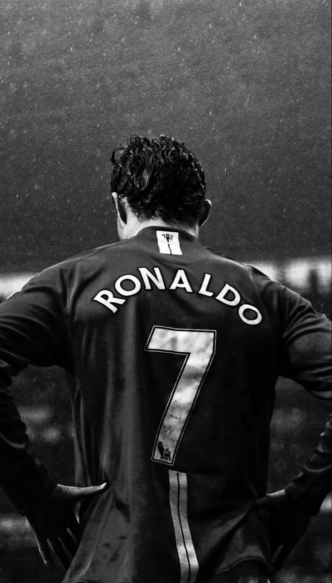 685x1200 CRISTIANO RONALDO CR7