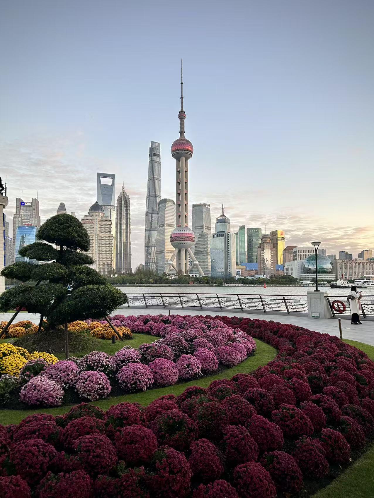 1276x1702 View of the Lujiazui from the North Bund in Shanghai