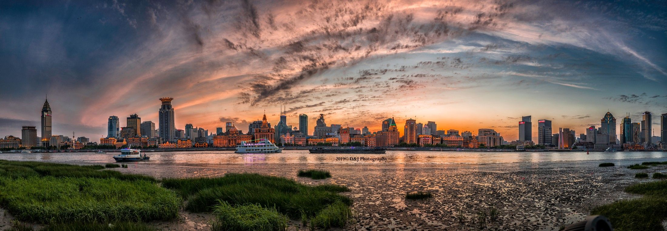 2200x763 The Bund's historic riverfront, where East meets West