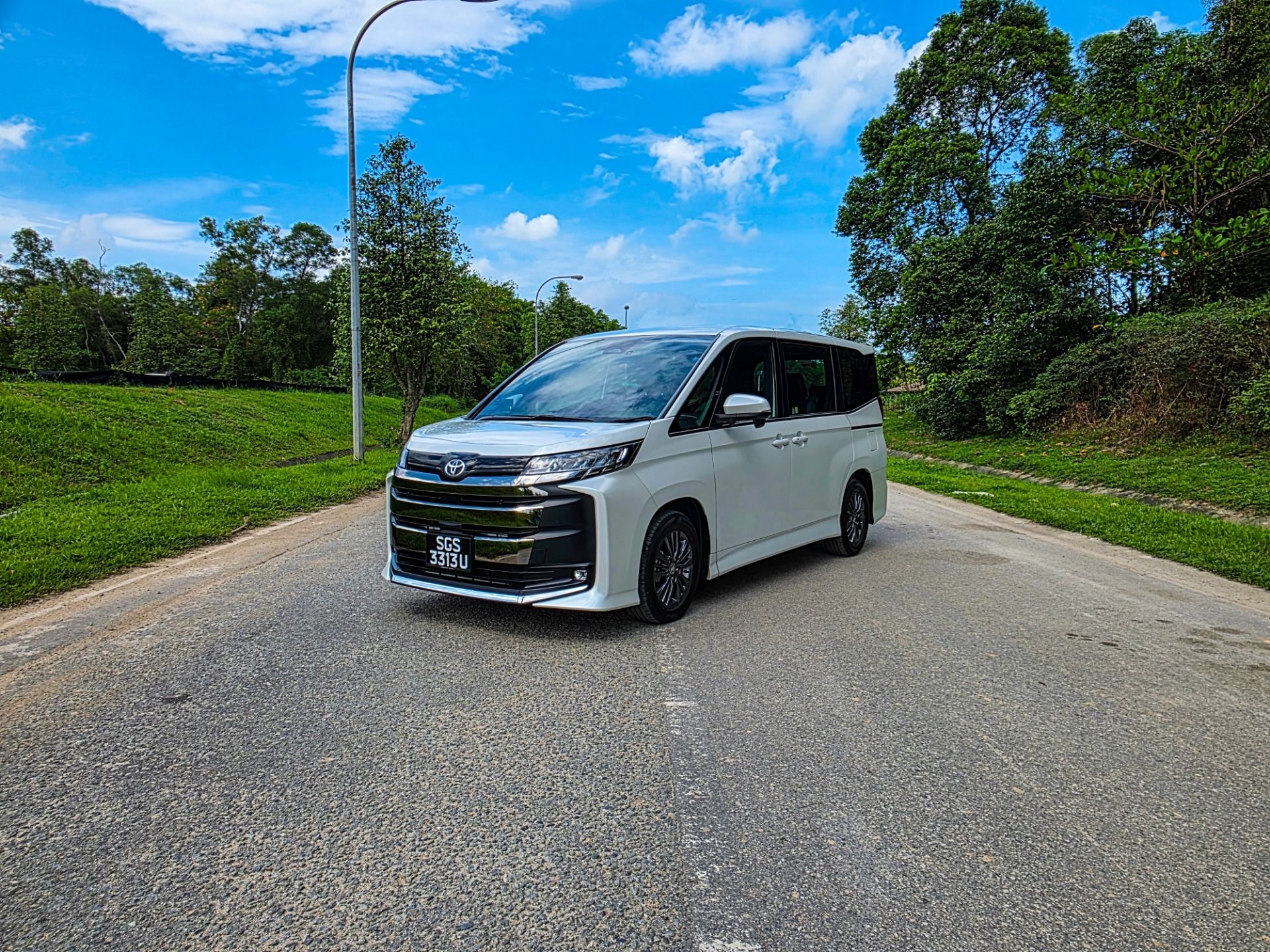 1920x1440 Toyota Noah Review Singapore 2025: Hybrid MPV, Specs