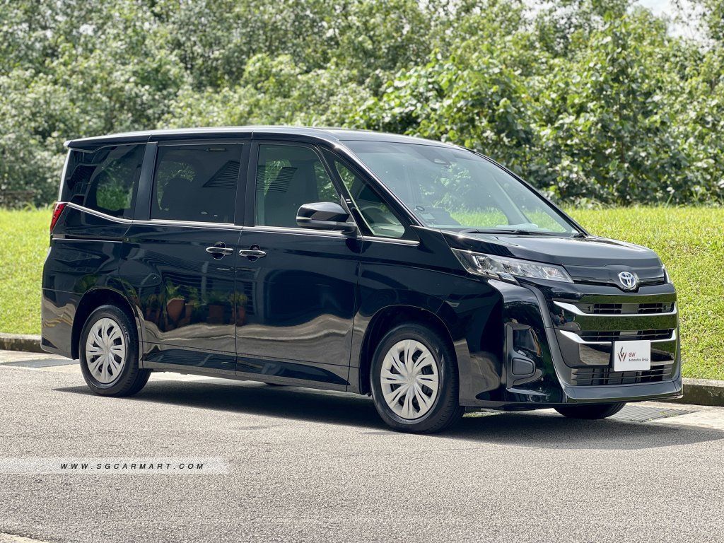 1024x768 Photos for Toyota Noah Hybrid 1.8A X