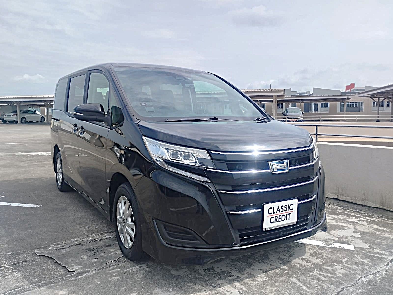 1600x1200 Toyota Noah Hybrid 1.8A X