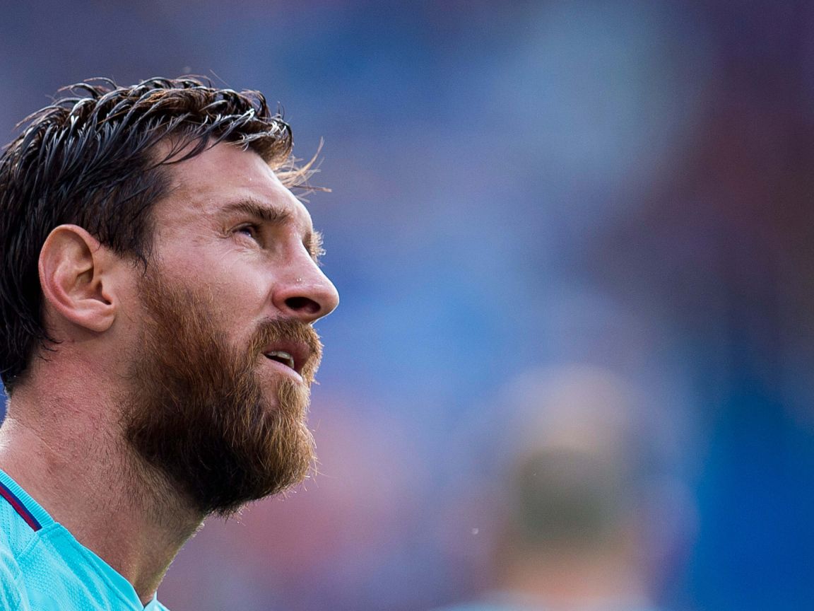 1152x864 Football player Lionel Messi with a beard Desktop wallpaper 1152x864