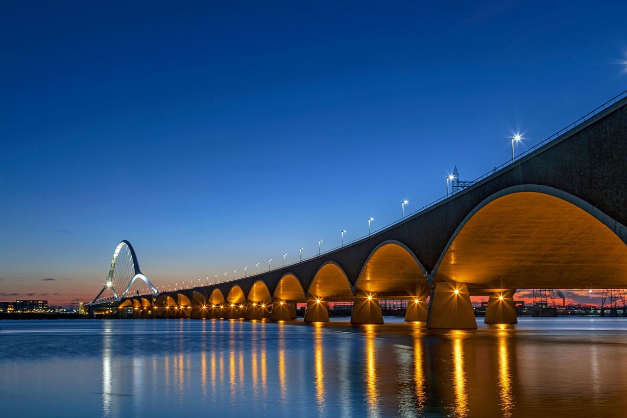 1280x853 Free Waalbrug & Nijmegen Image
