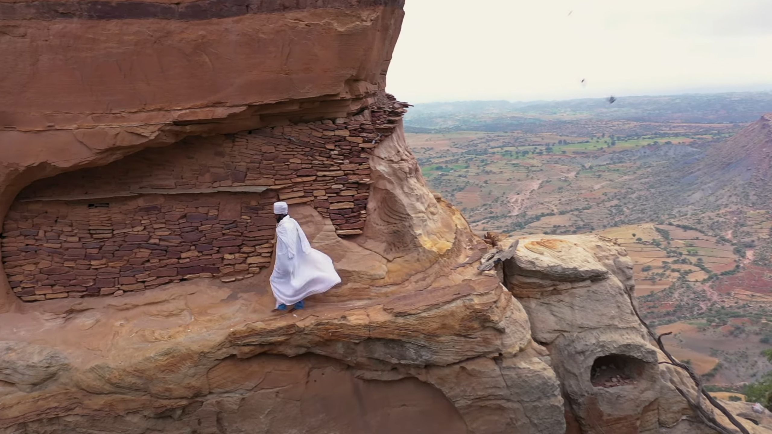 2560x1440 Africa’s Cultural Landmarks: Rock Hewn Churches Of Tigray, Ethiopia