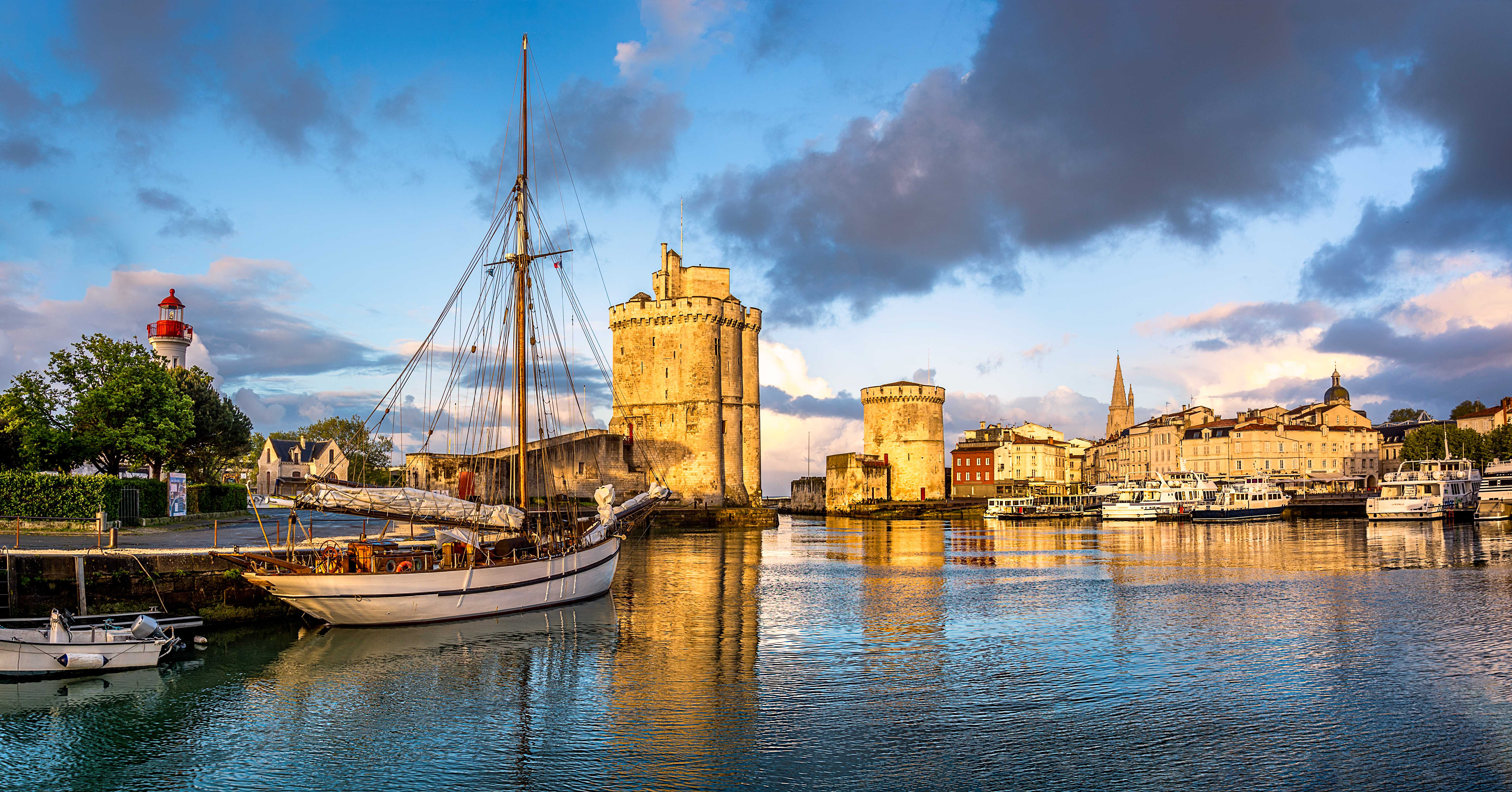 7005x3670 Bordeaux to La Rochelle Private Transfer