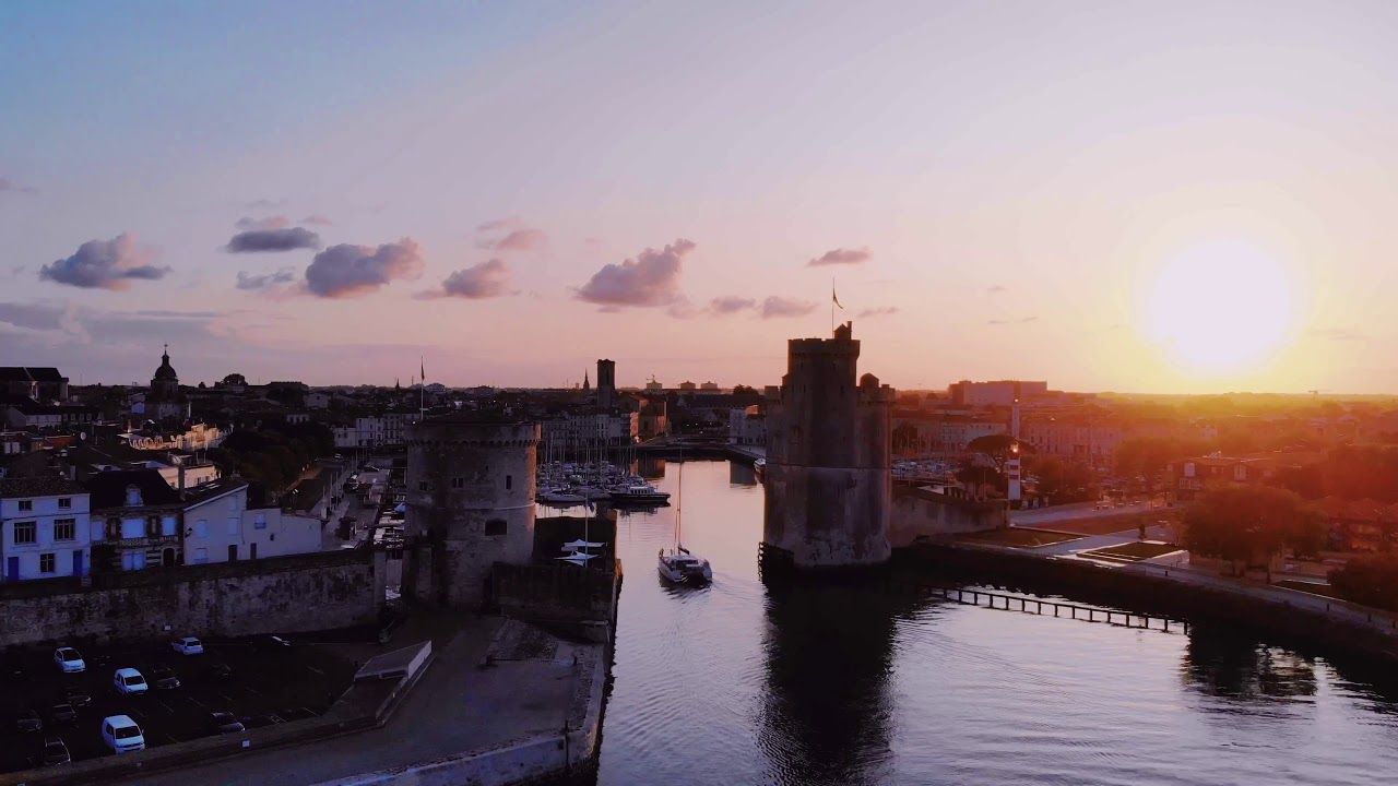 1280x720 Lever de soleil sur La Rochelle (c) LES CONTEURS