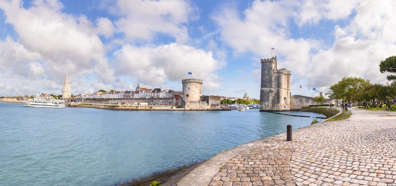 1338x630 Hop On Hop Off In La Rochelle