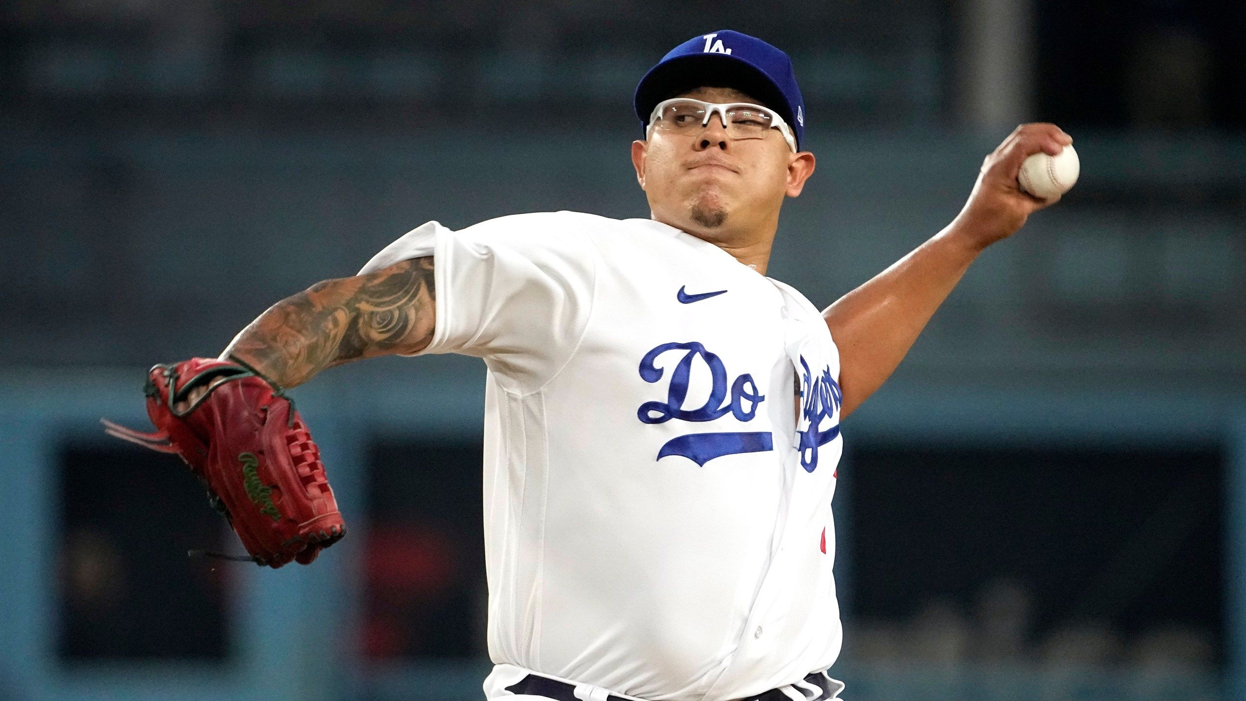 2560x1440 Pitcher Julio Urías Suspended Star Break By MLB Under Domestic Violence Policy