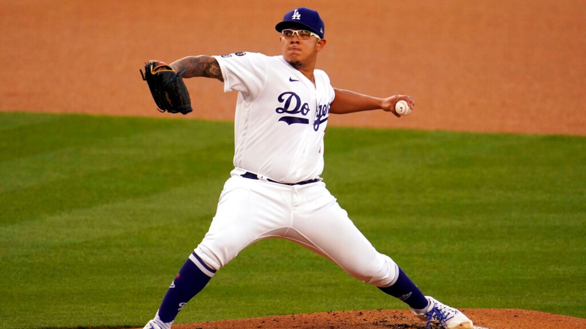 1920x1080 Julio Urías Goes 7 Innings, Pitches Dodgers Past Seattle For Back To Back Wins