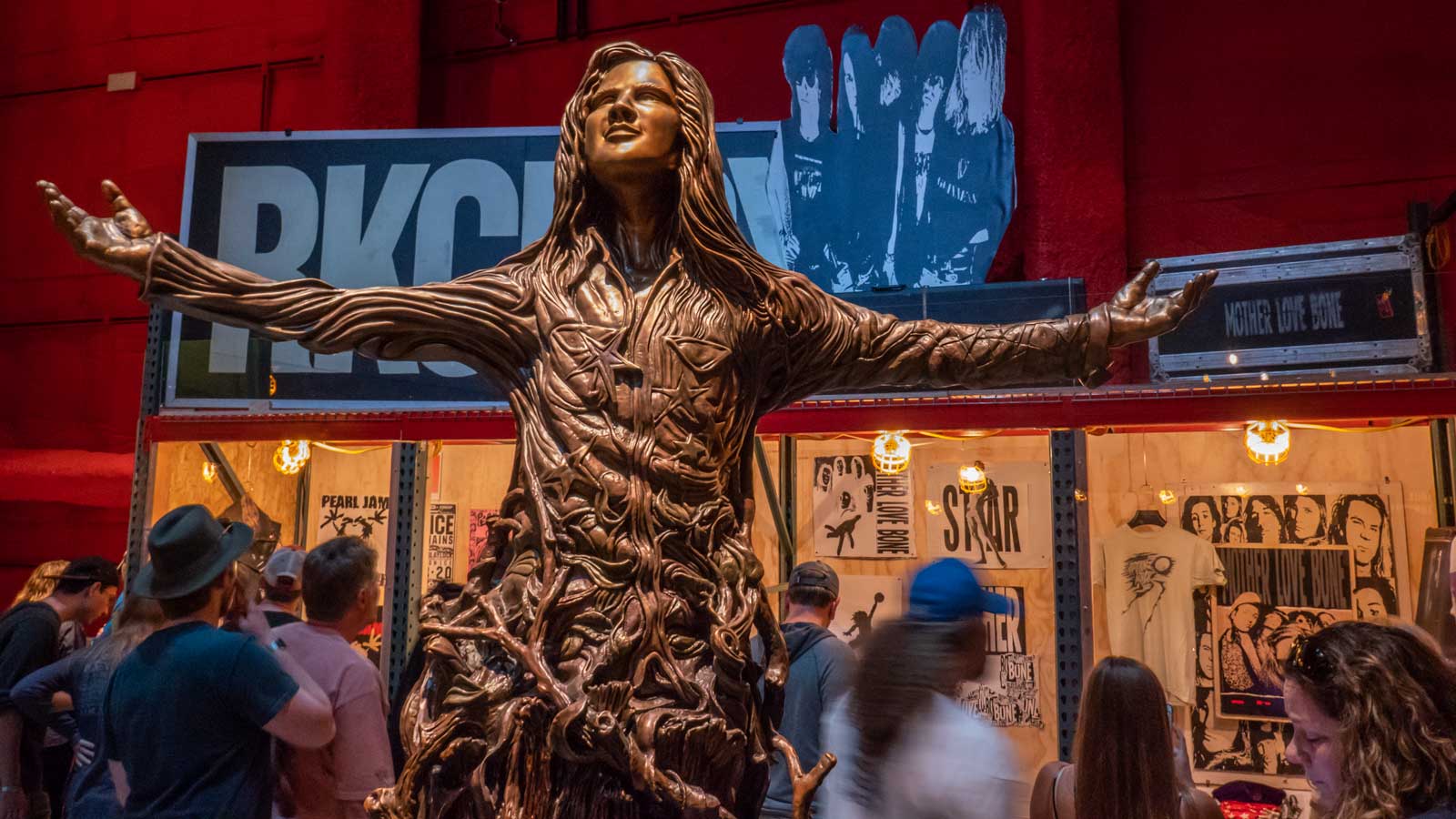 1600x900 Andrew Wood Statue At Museum Of Pop Culture Seattle 1600x900 May Roam