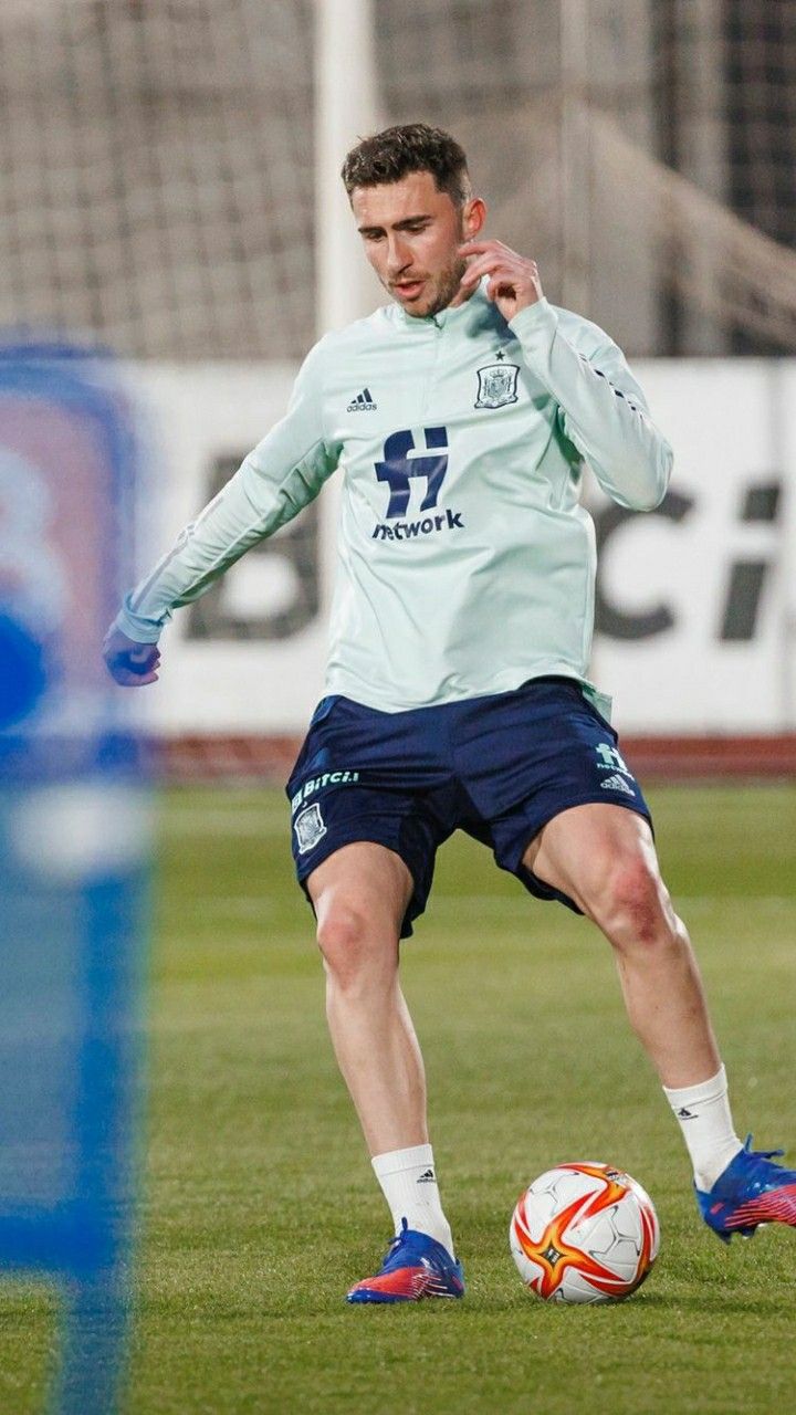 720x1280 Aymeric Laporte