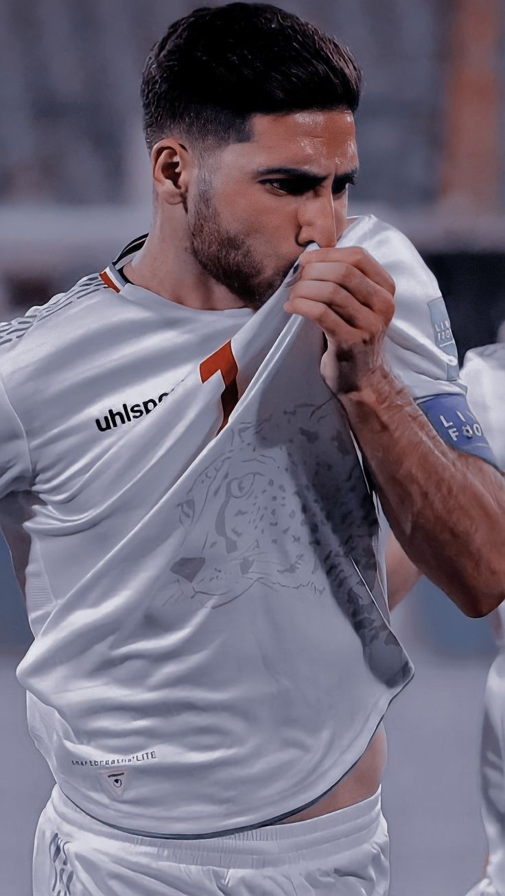 736x1305 Alireza Jahanbakhsh