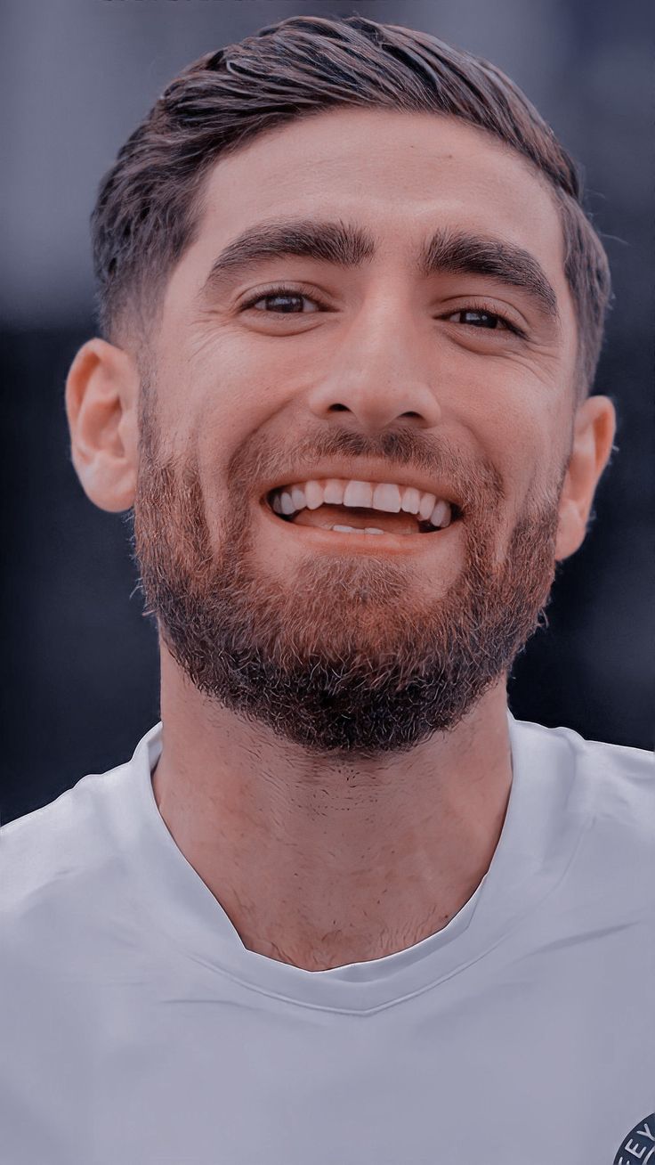 736x1308 Alireza Jahanbakhsh
