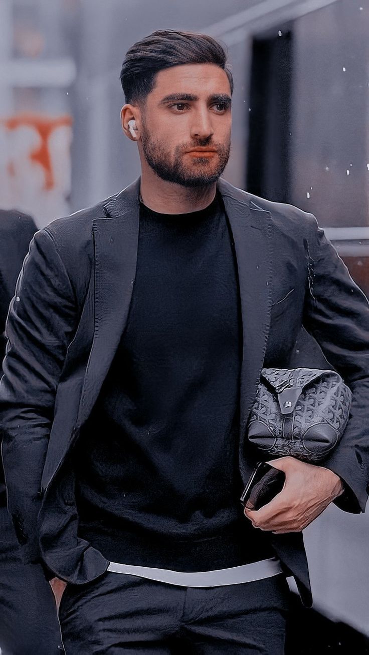 736x1307 Alireza Jahanbakhsh