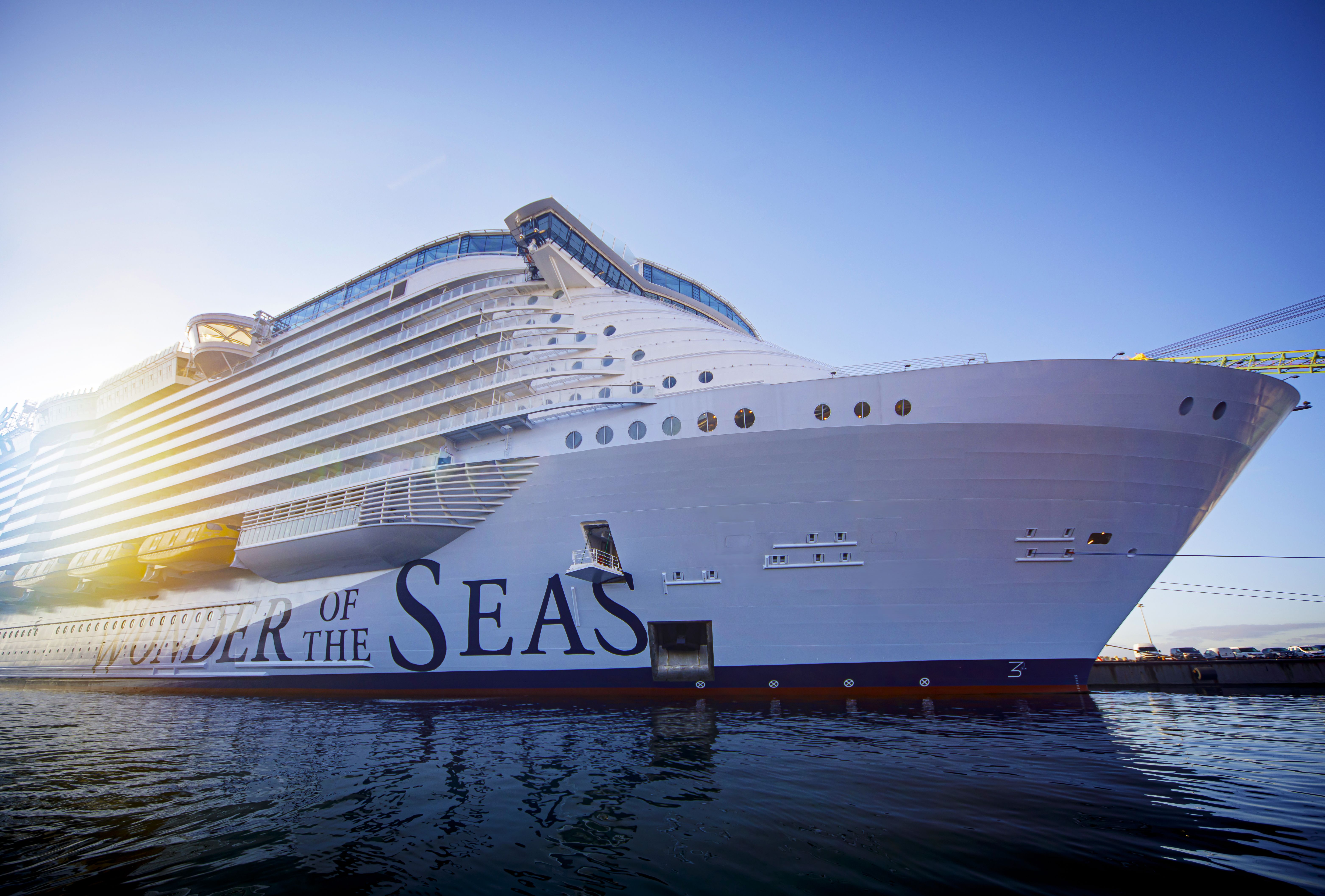 6252x4229 4K Ultra HD: Royal Caribbean's Adventure with Cruise Ship Wonder of the Seasx4229