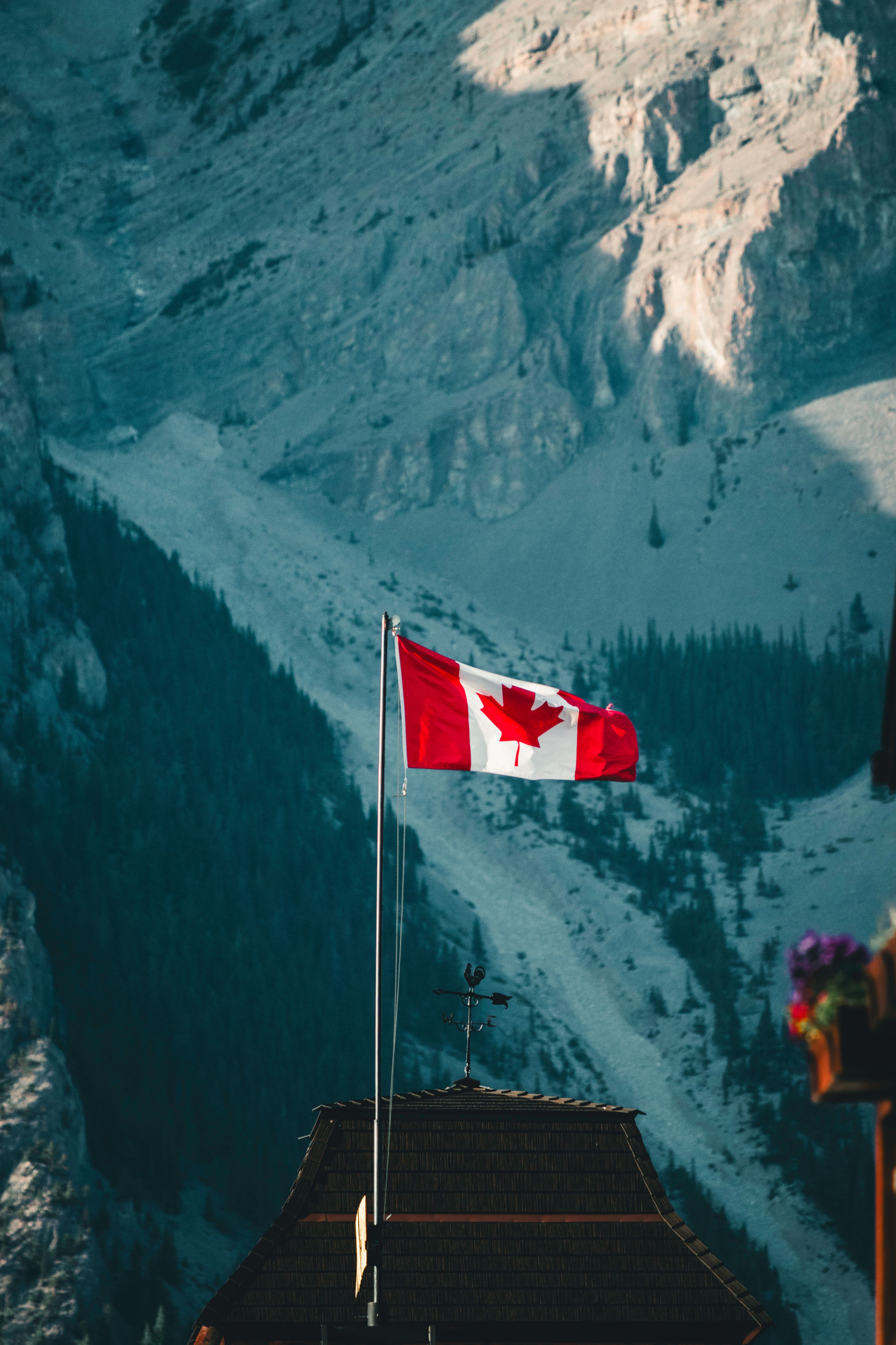 3871x5806 Canadian Flag · Free