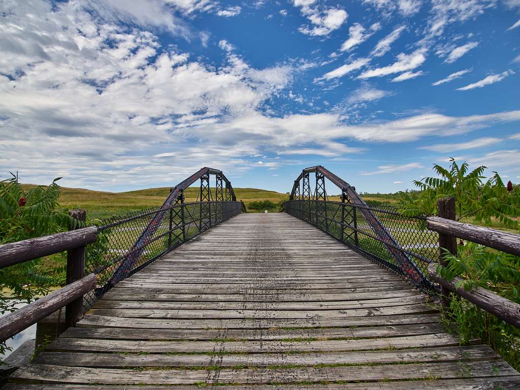 1024x768 Footbridge leading to the canal and towpath at the Old