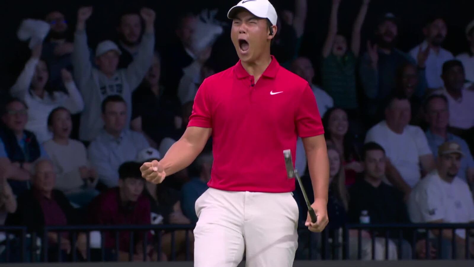 1600x900 Tom Kim drains long putt to win the hole
