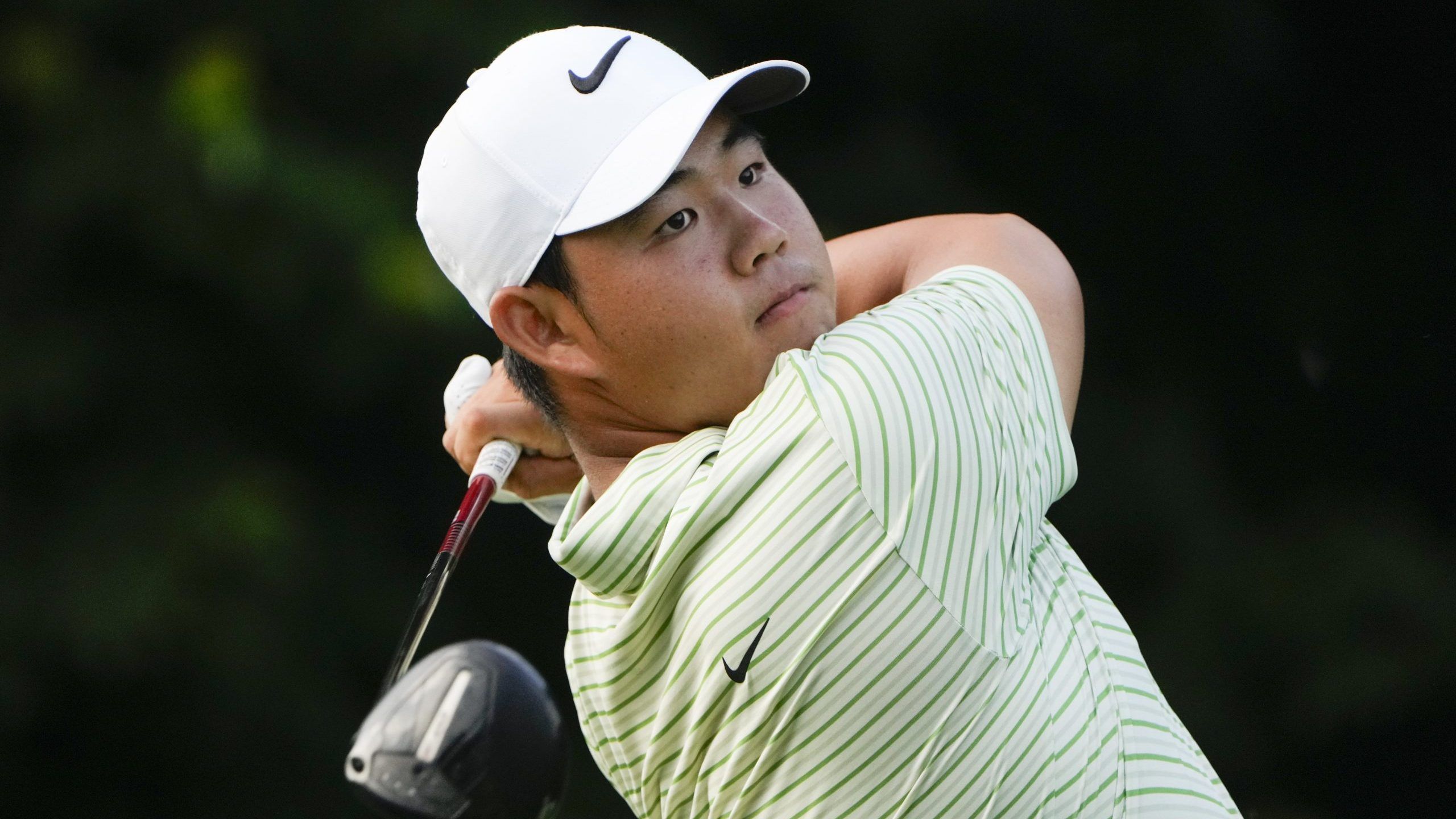 2560x1440 Tom Kim holds narrow lead over Scottie Scheffler at the Travelers Championship