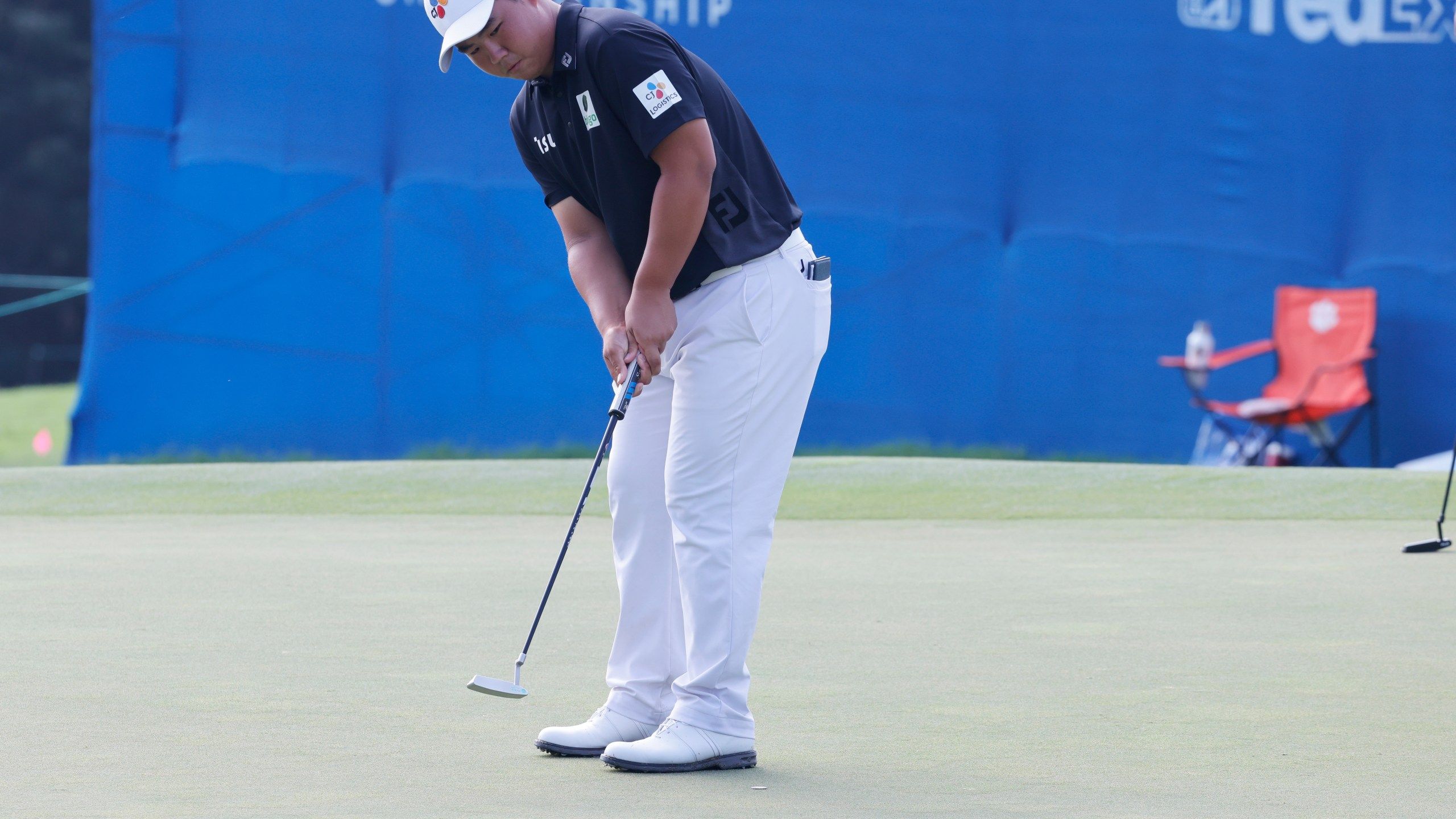 2560x1440 Tom Kim going places in a hurry, among leaders at Wyndham