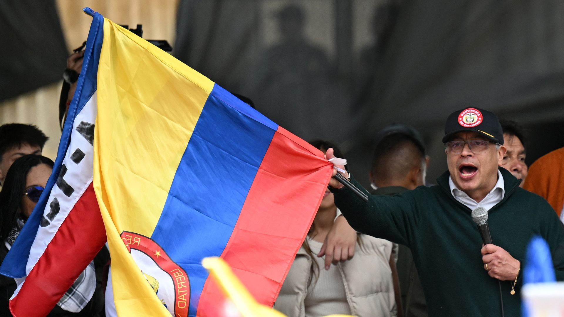 1920x1080 Trump pauses Colombia tariffs after migrants deal, White House says