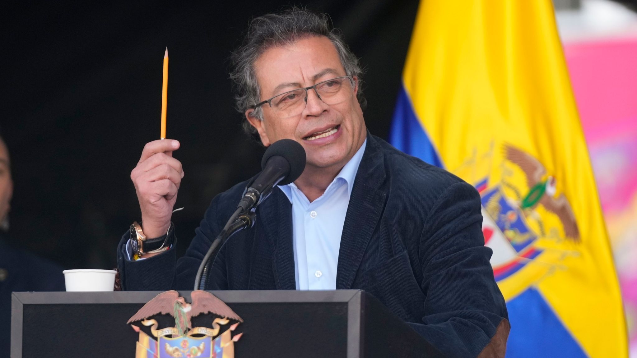 2048x1152 Colombians working illegally in US should return home, country's president Gustavo Petro says