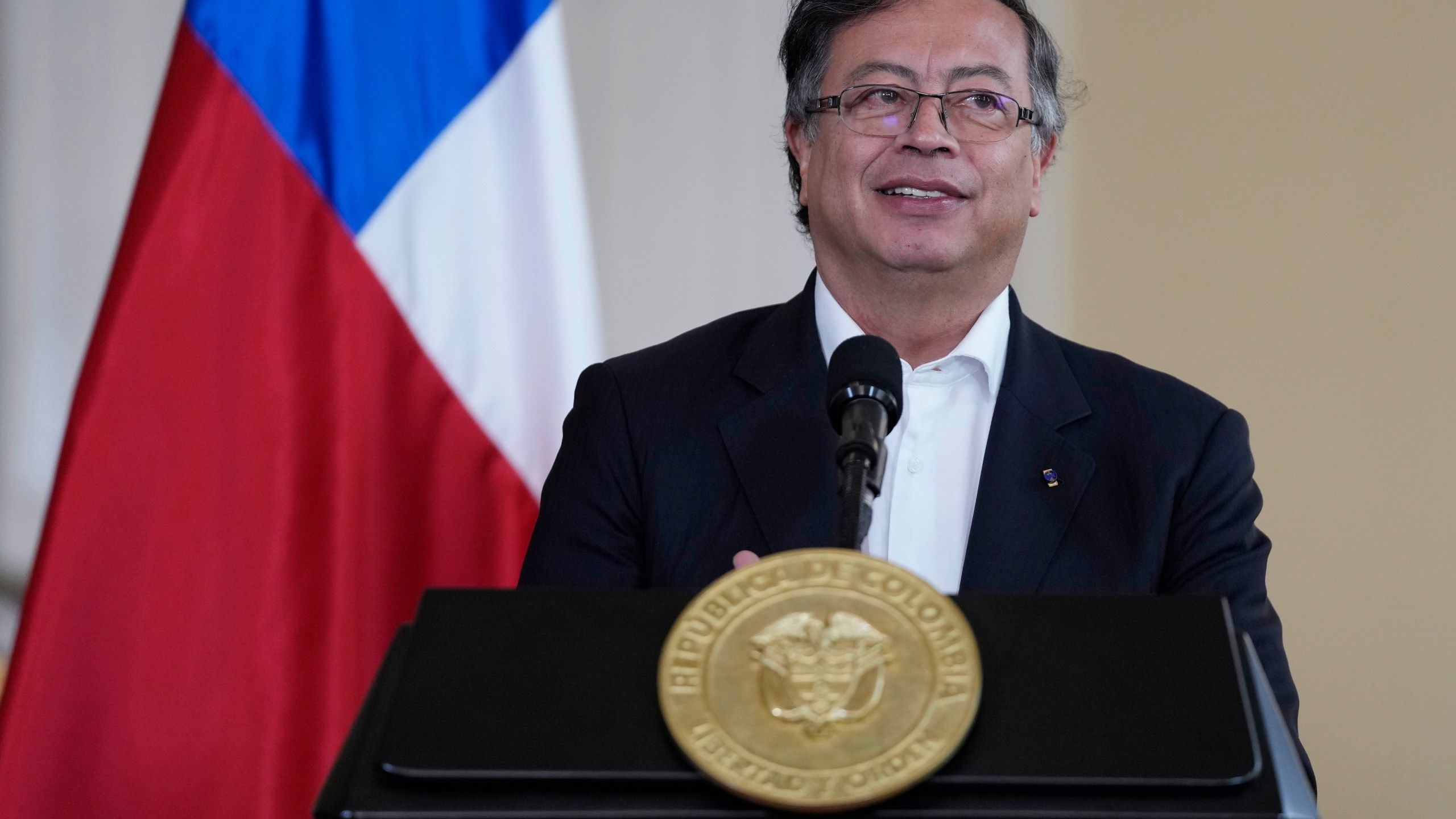 2560x1440 Colombia's leftist president presents ambitious tax plan