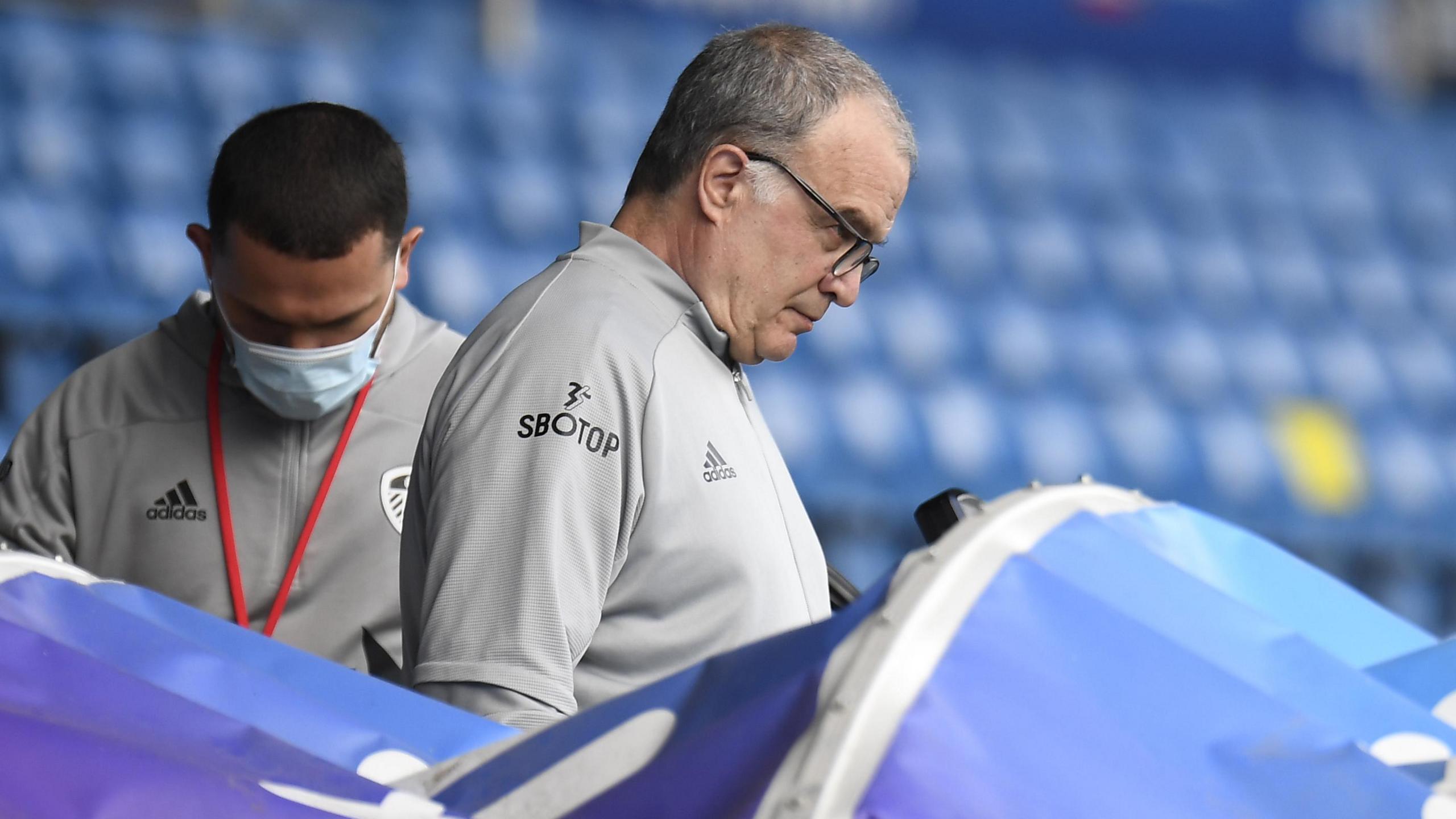 2560x1440 Marcelo Bielsa: Why Leeds boss does not need to apologise over lack of English