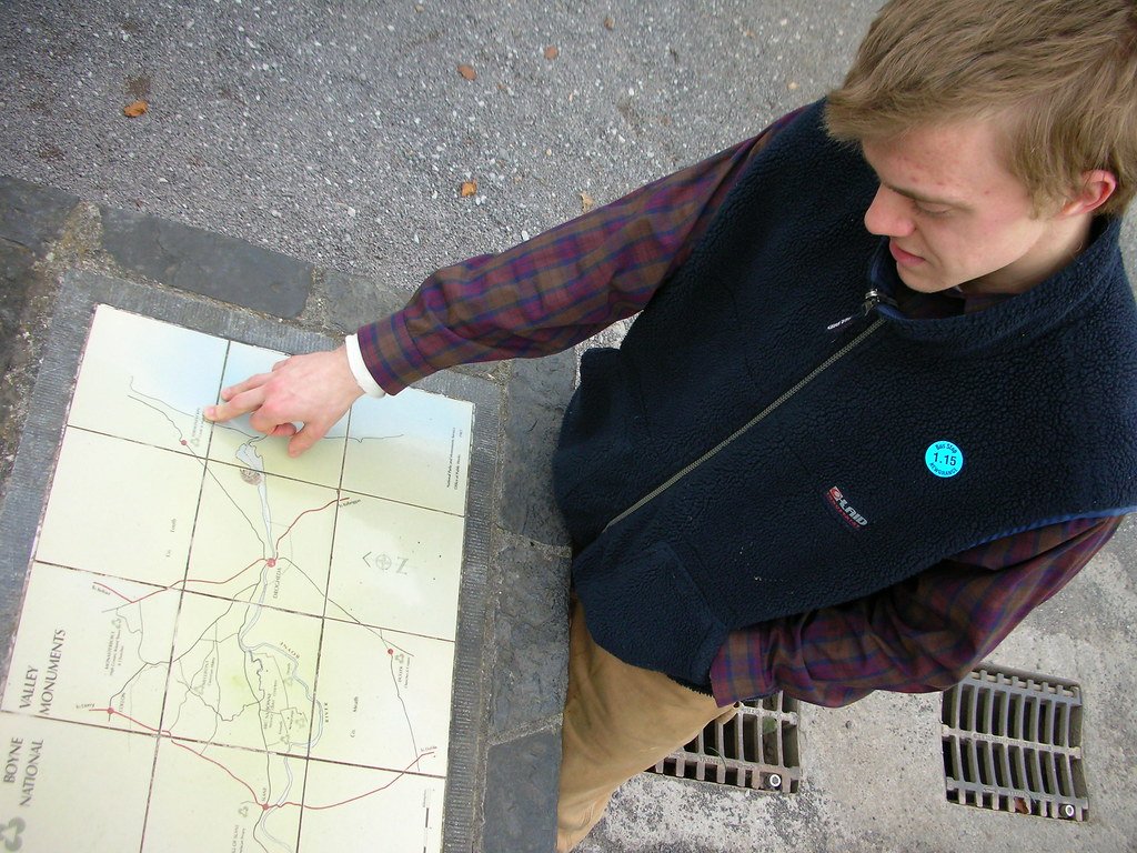 1024x768 A boy and his map