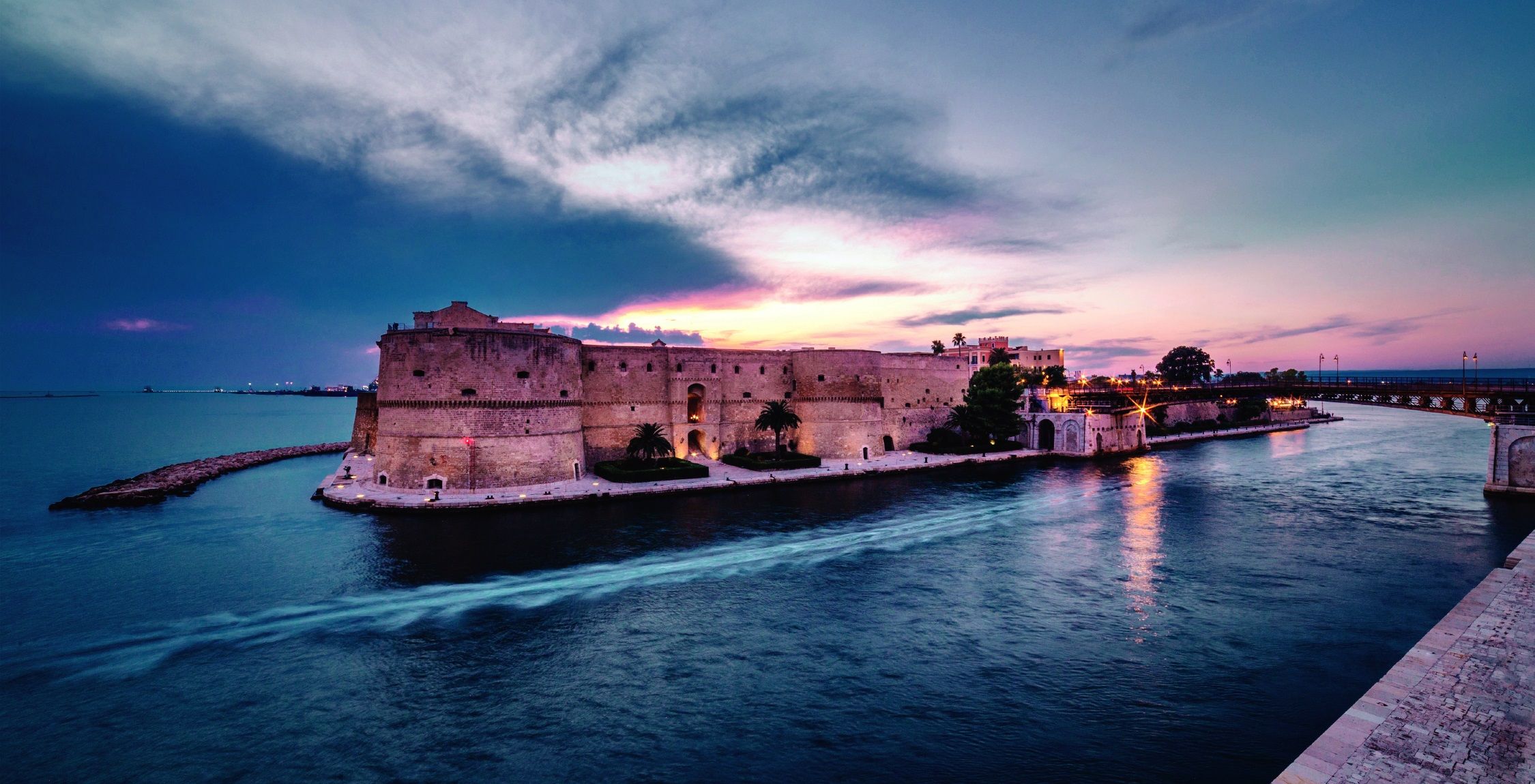 2250x1150 Let us introduce you to Taranto: our recommendations on what to do and see!
