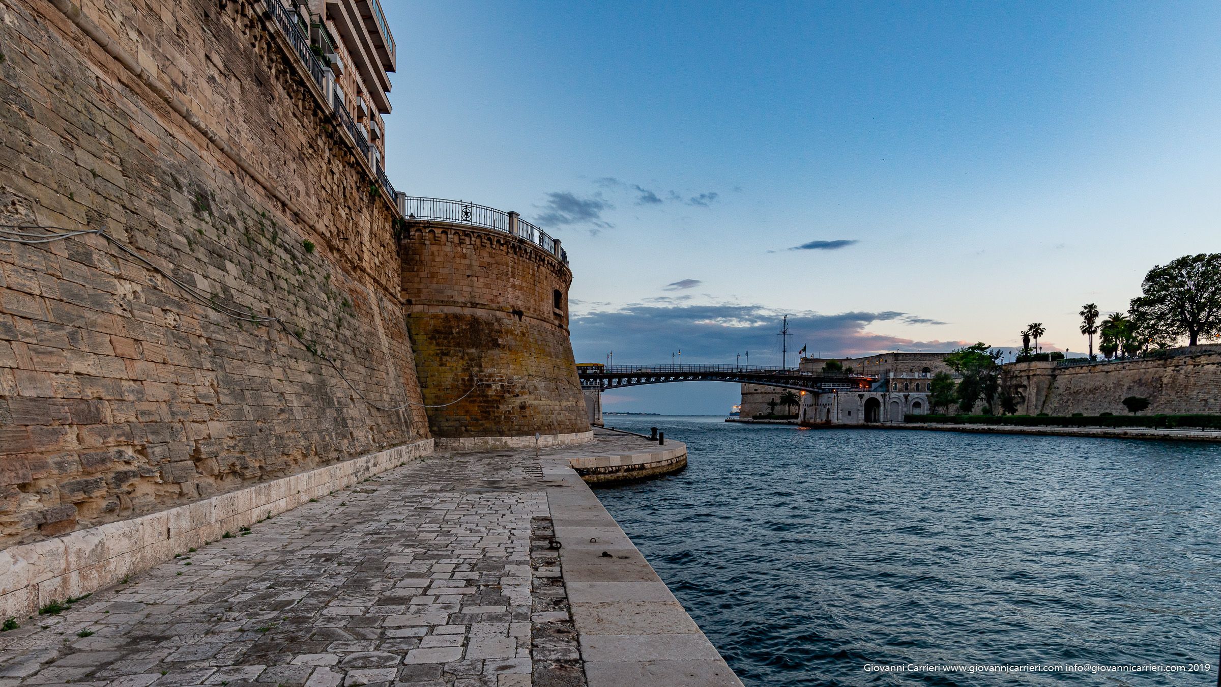 2400x1350 The revolving bridge San Francesco da Paola, Taranto