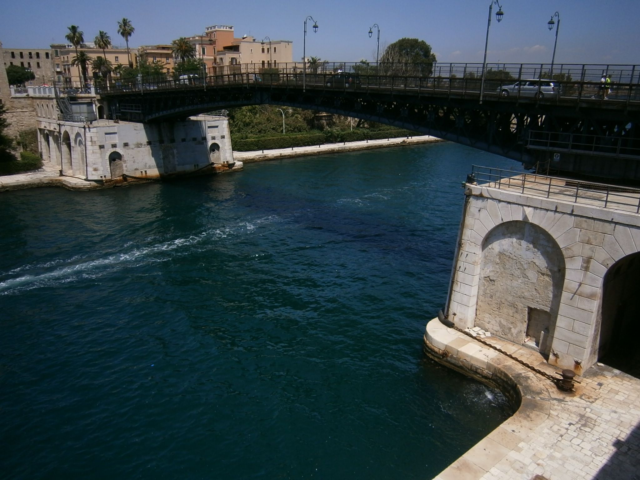 2048x1536 TARANTO