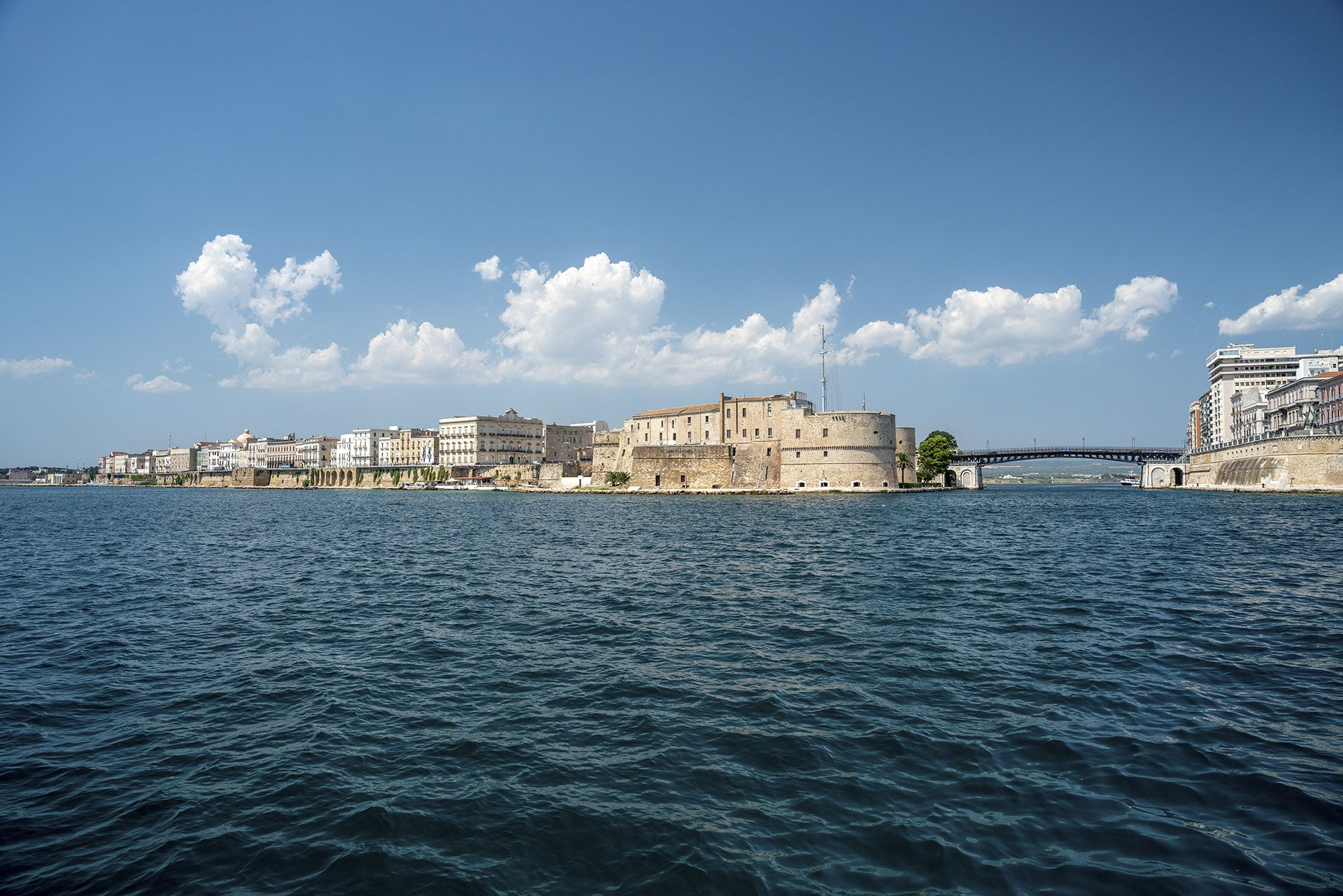 1920x1281 Taranto. La Città Vecchia e Luoghi