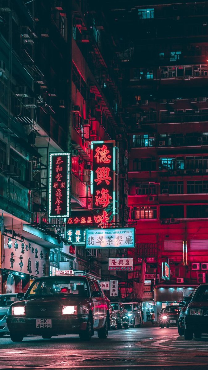 674x1200 Nighttime Cityscape with Neon Lights in Japan. 거리사진, 홍콩, 네온사인