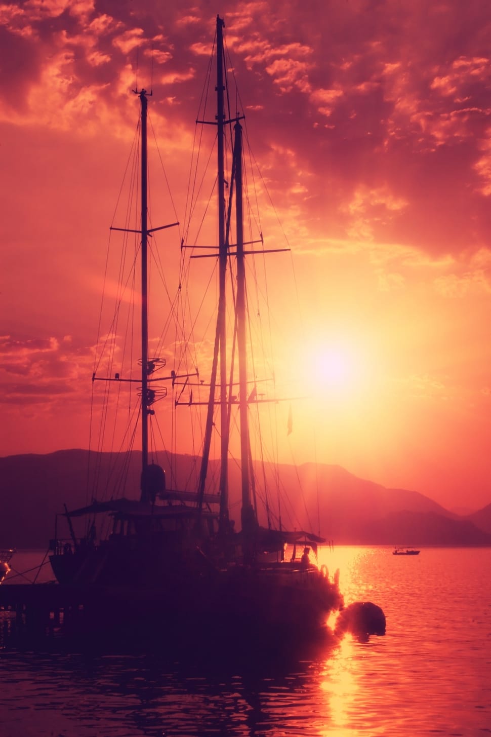 970x1455 black sailboat free image