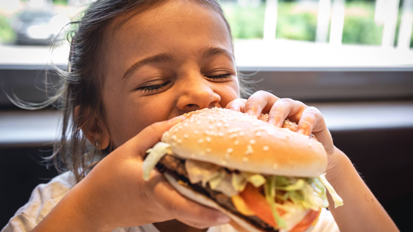 1600x900 Avoid junk food in children's diet for these 5 reasons