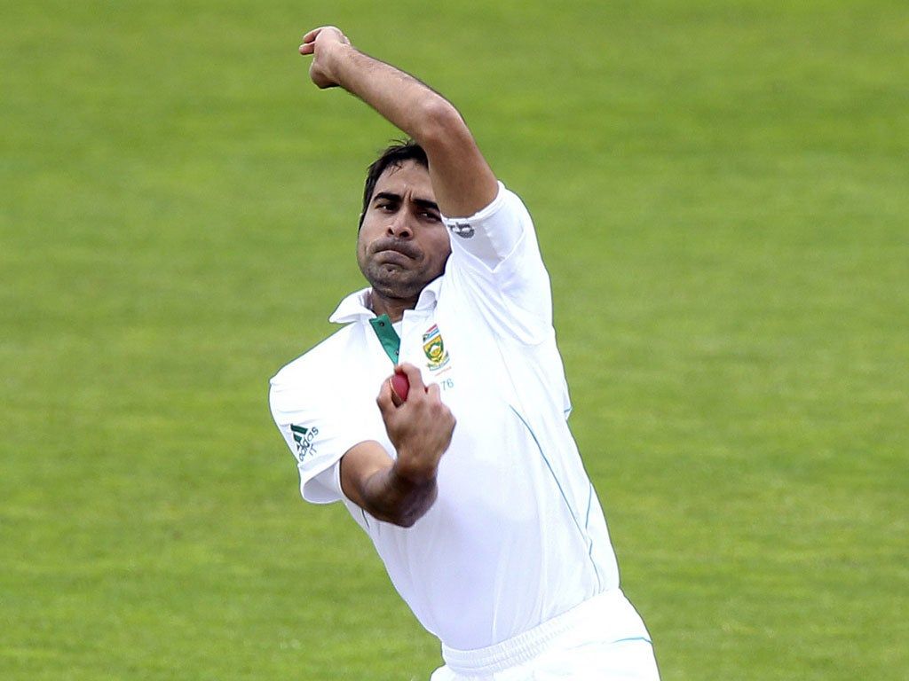 1024x768 Tahir's wickets add spin to tourist attack